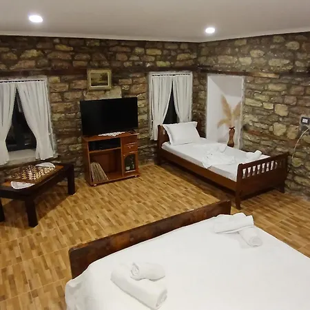 Beautiful With Private Wc And Shower In A In Centre *