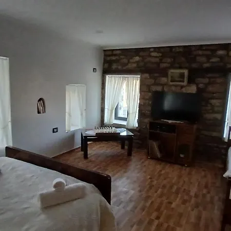 公寓 Beautiful With Private Wc And Shower In A In Centre *