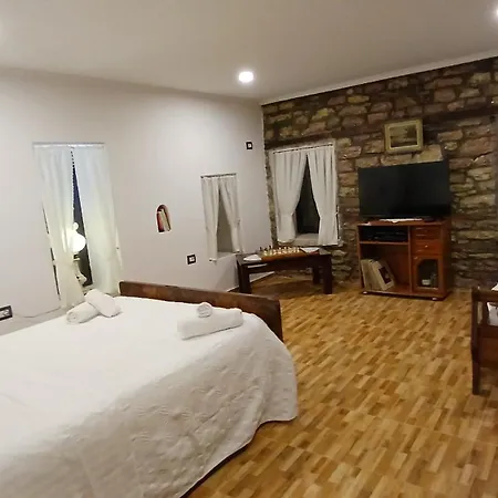 Beautiful With Private Wc And Shower In A In Centre *