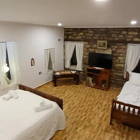 Beautiful With Private Wc And Shower In A In Centre Apartment *