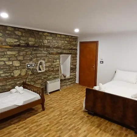 Beautiful With Private Bathroom In Old Centre Gjirokastër